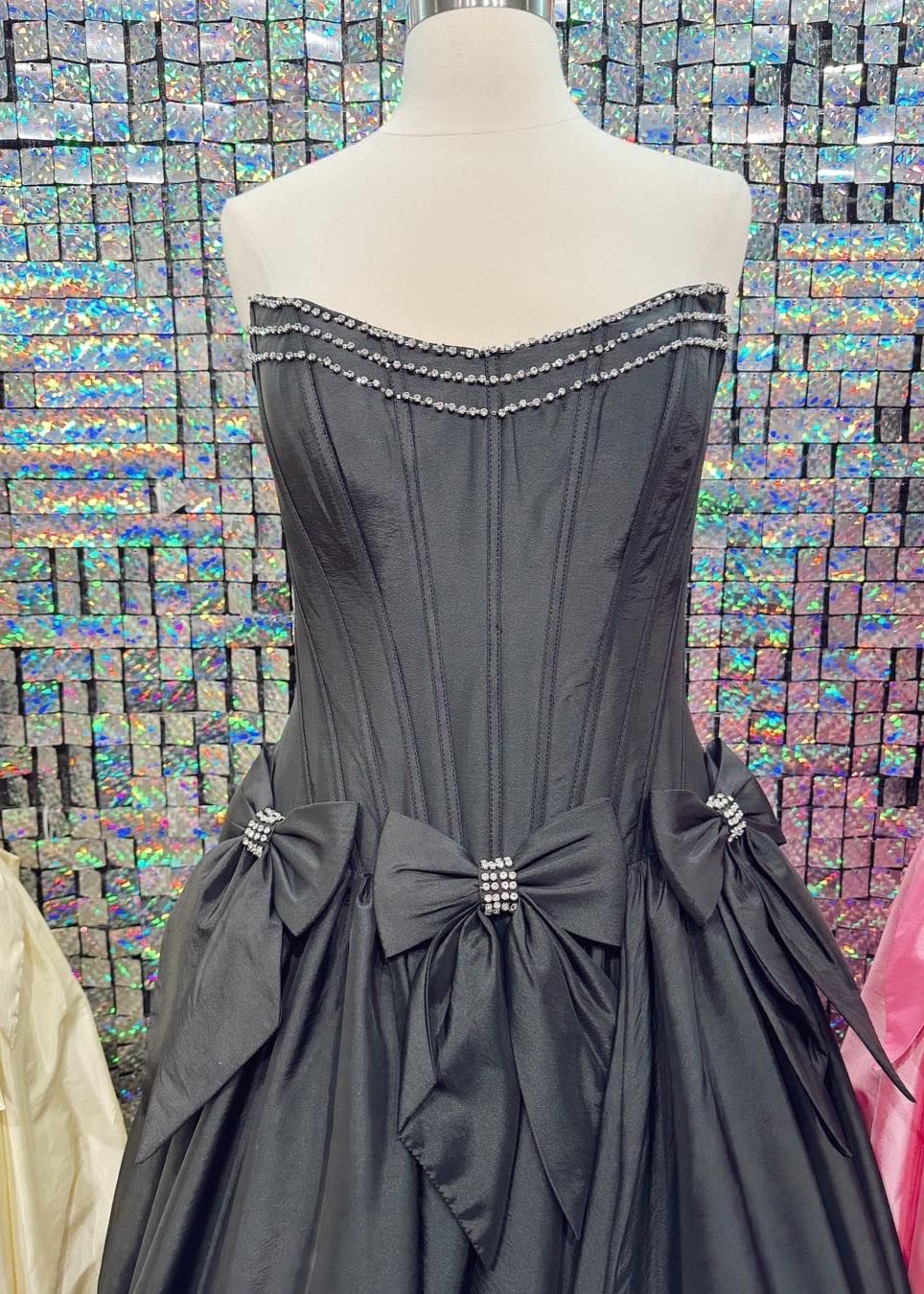 A-Line Black Scoop Neck Satin Long Prom Dresses with Bow Knots