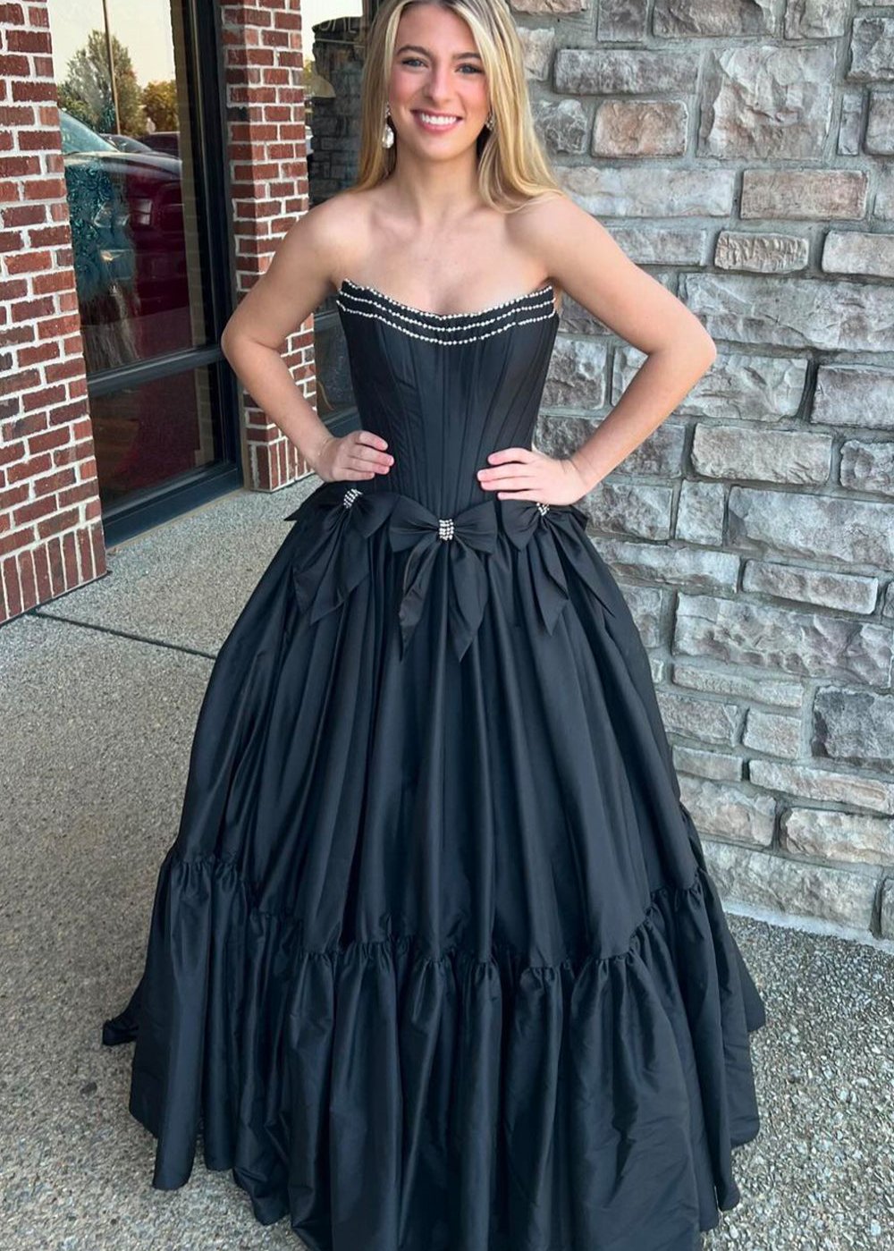A-Line Black Scoop Neck Satin Long Prom Dresses with Bow Knots