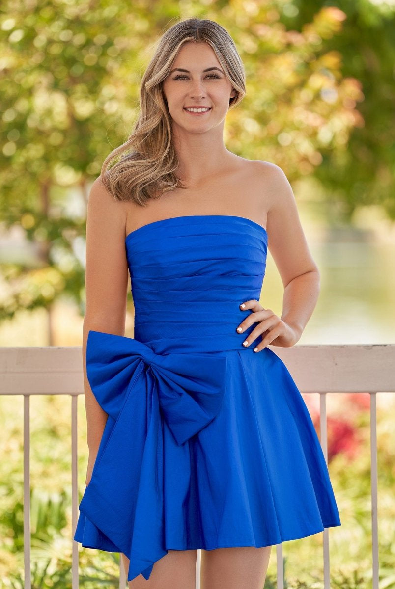 Fern | A - Line Red Strapless Mini Homecoming Dress with Bow - KissProm