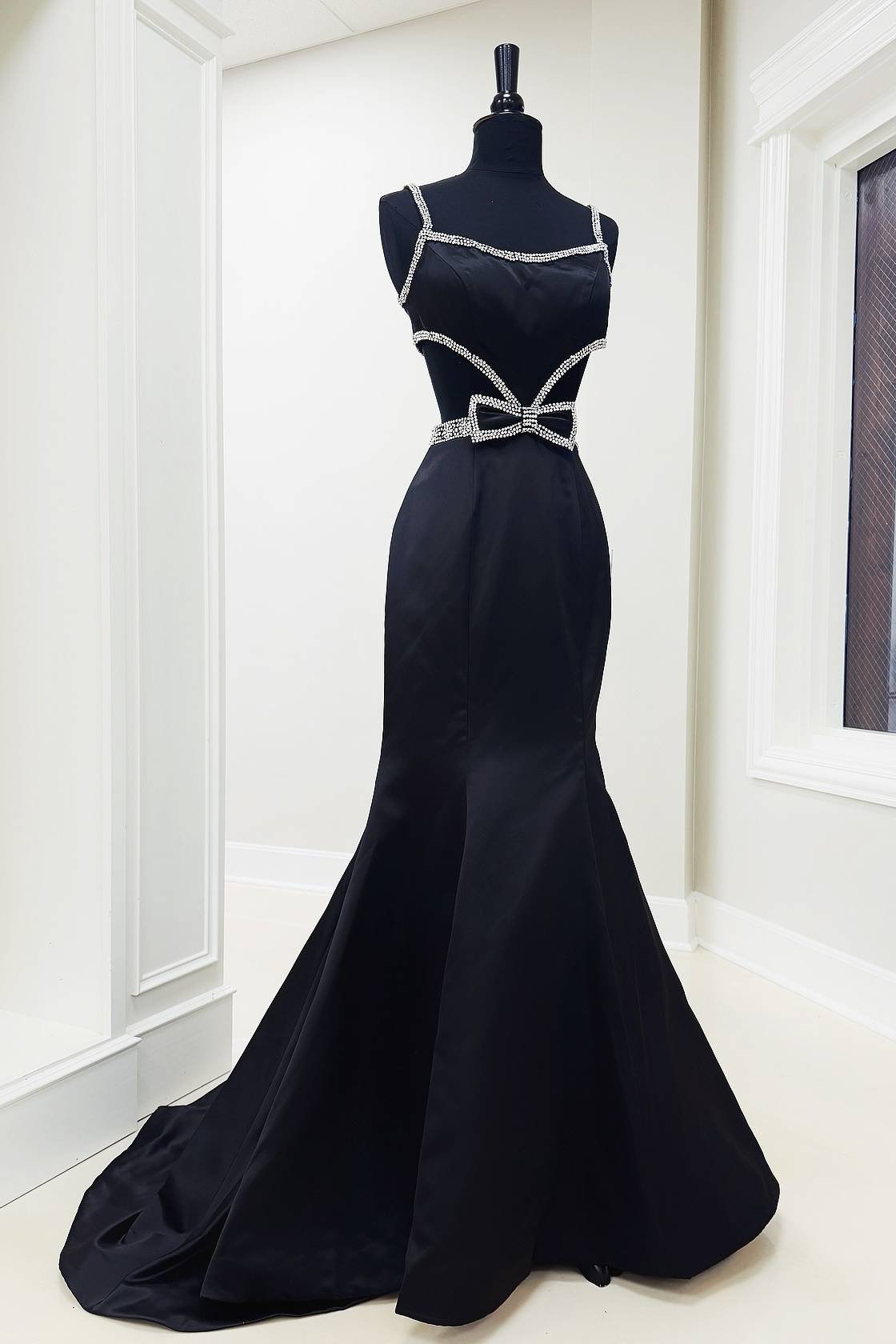 Scoop Neck Mermaid Beaded Long Prom Dress With Bow