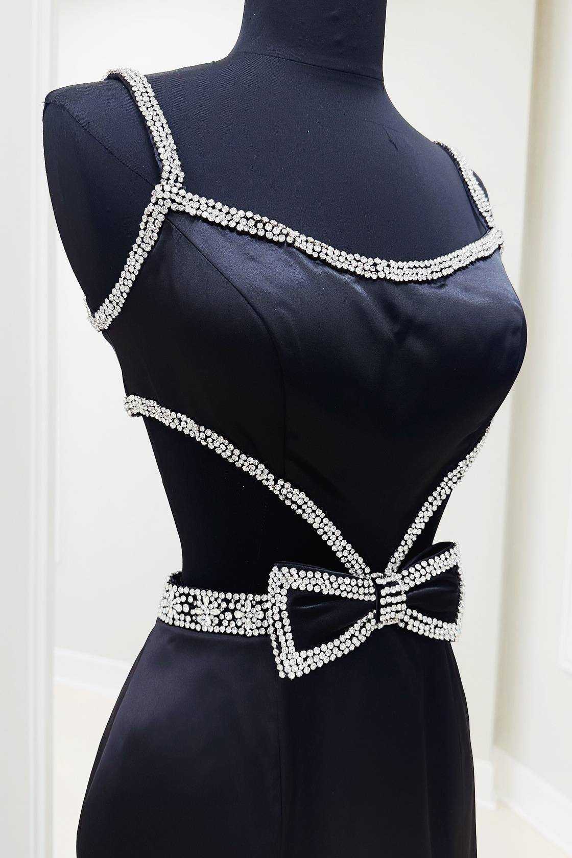 Scoop Neck Mermaid Beaded Long Prom Dress With Bow