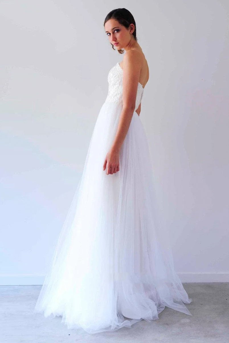 KissDress-V Neck Sleeveless A-Line Long Tulle Backless White Wedding Dress