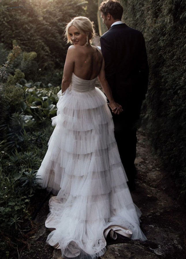 Sleeveless A Line Strapless Bohemian Tiered Tulle Wedding Dresses