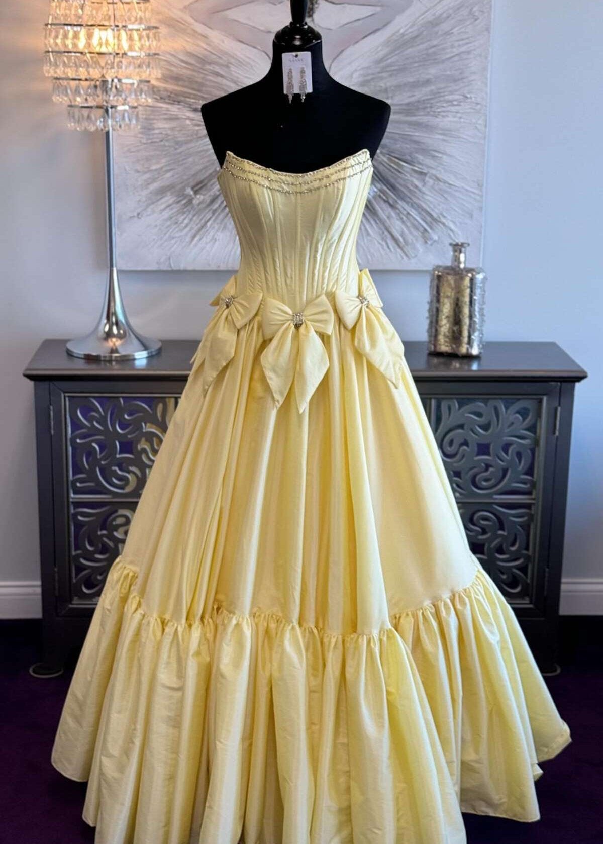 A-Line Black Scoop Neck Satin Long Prom Dresses with Bow Knots