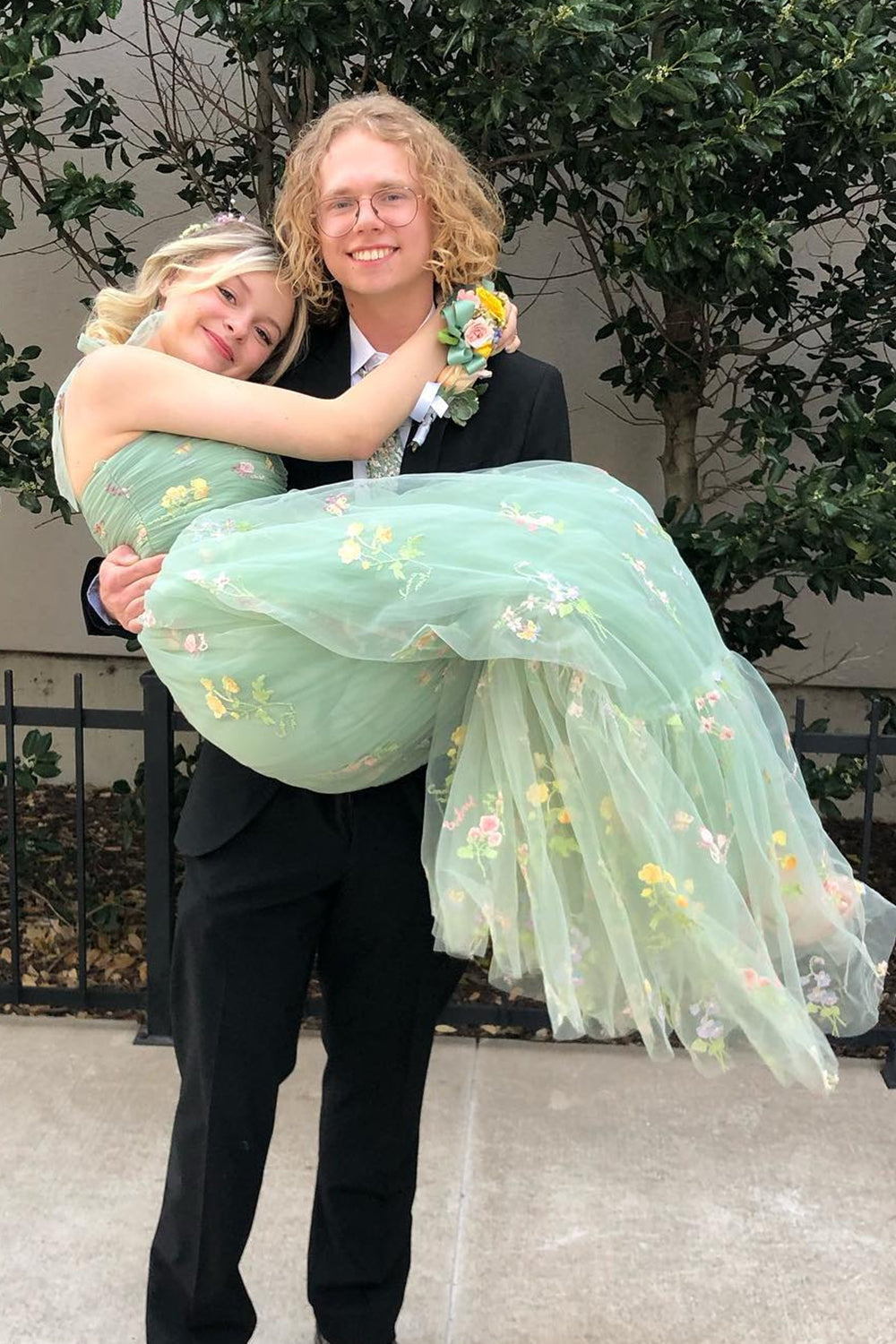 Green A Line Spaghetti Strap Tulle Long Prom Dress With Embroidery
