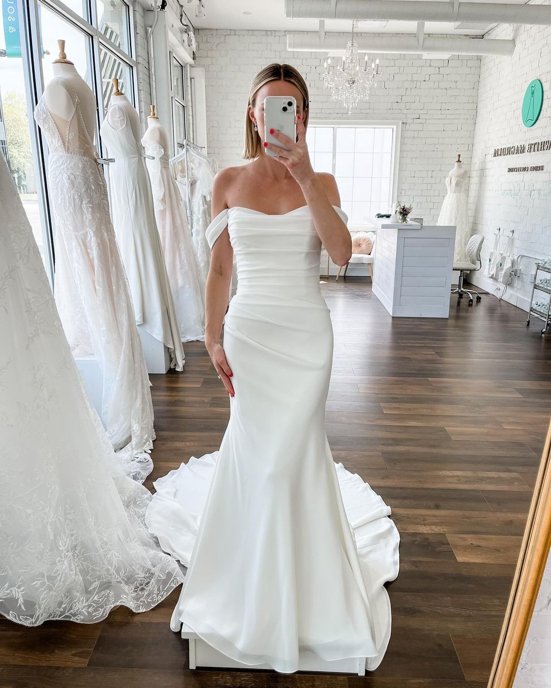 Elegant Mermaid Off the Shoulder Elastic Long Wedding Dresses