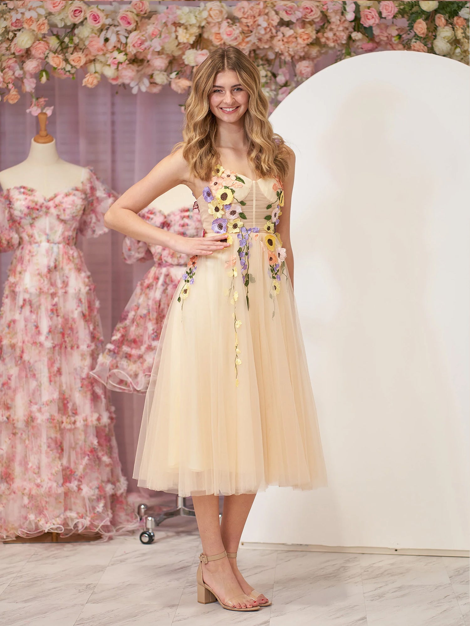 Champagne 3D Flower Tulle Tea Length Prom Dresses