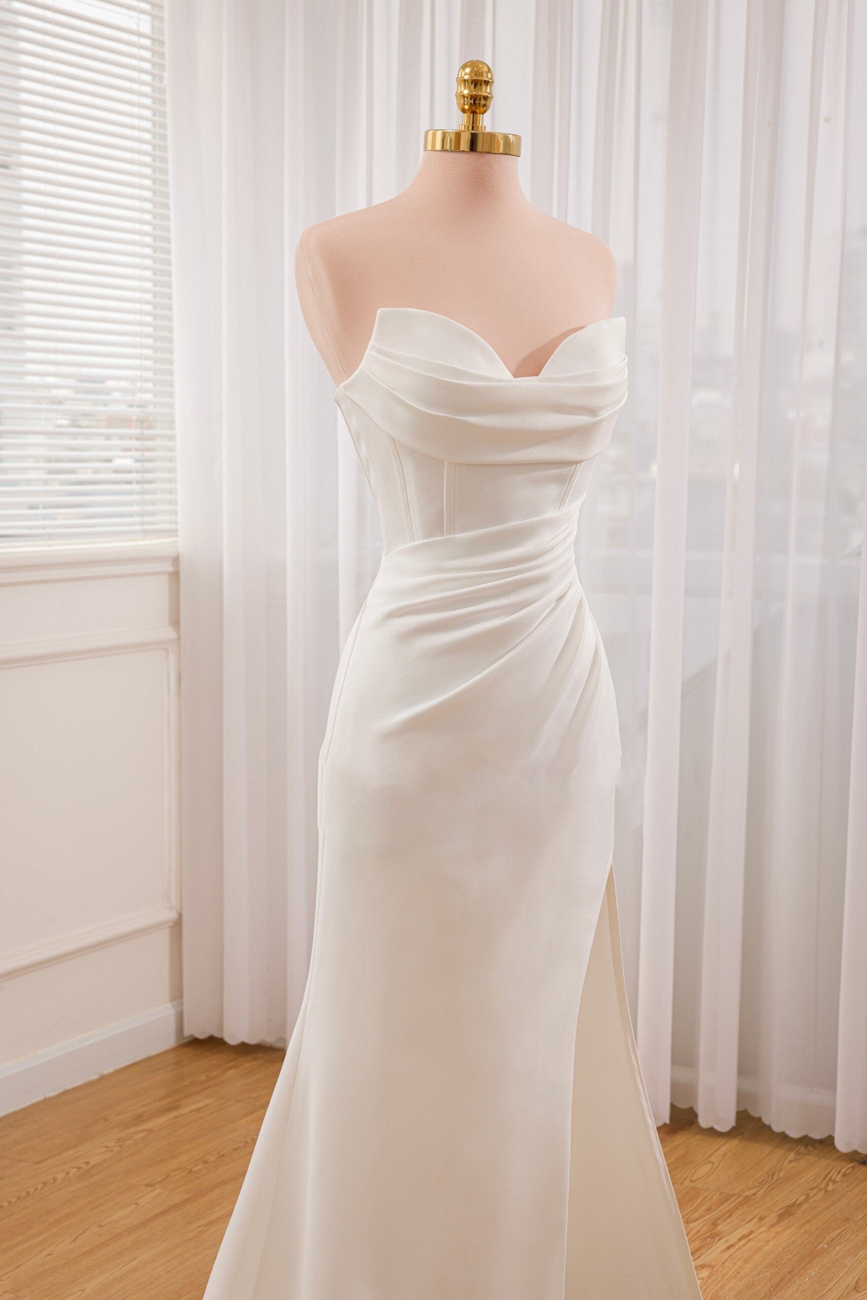 Mermaid Strapless Satin Wedding Dress With Convenient Detachable Skirt