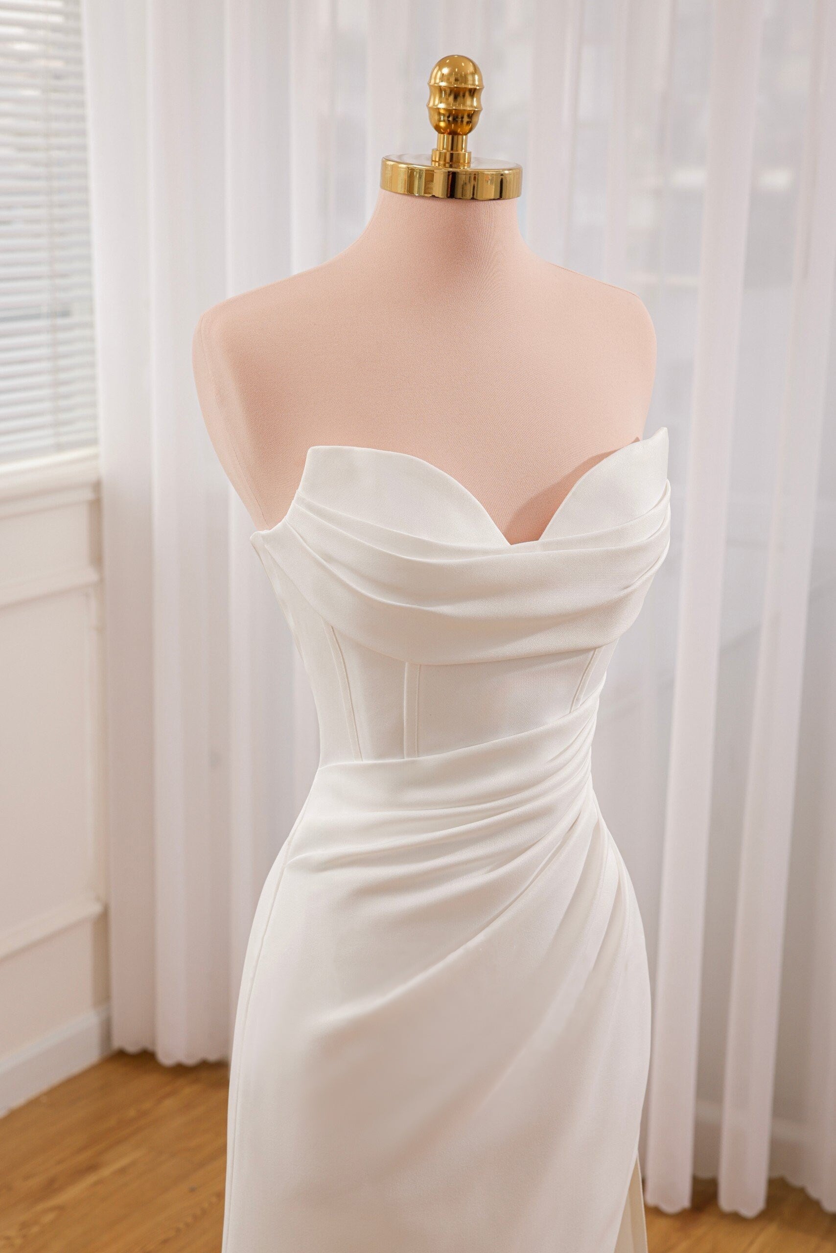 Mermaid Strapless Satin Wedding Dress With Convenient Detachable Skirt