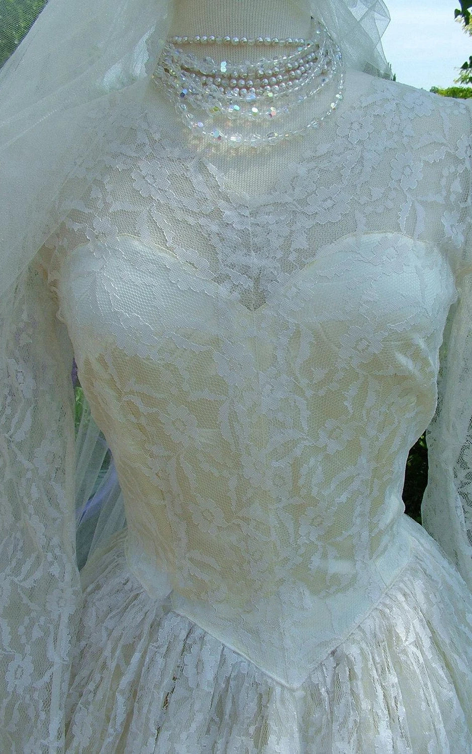 Middleton Style Vintage Long Lace Sleeves Fitted Bodice Bridal Gown Wedding Dress