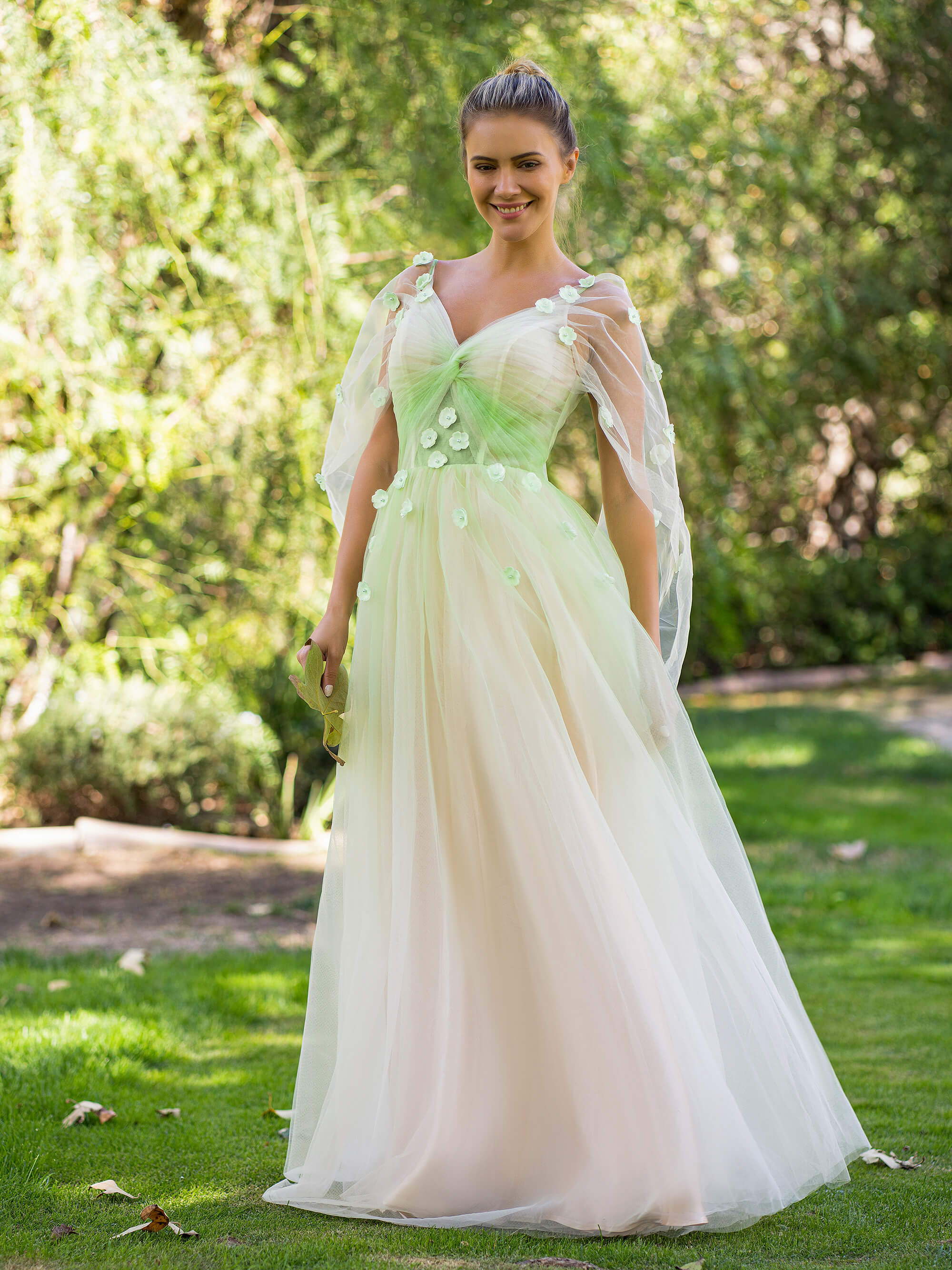 V-neck 3D Applique Floor Length Tulle Prom Dress